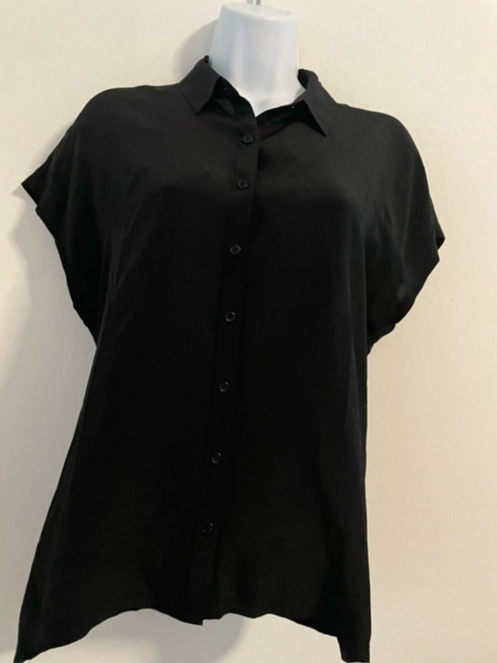 Trouve Black Short-Sleeve button down black Blouse silk front XS EUC